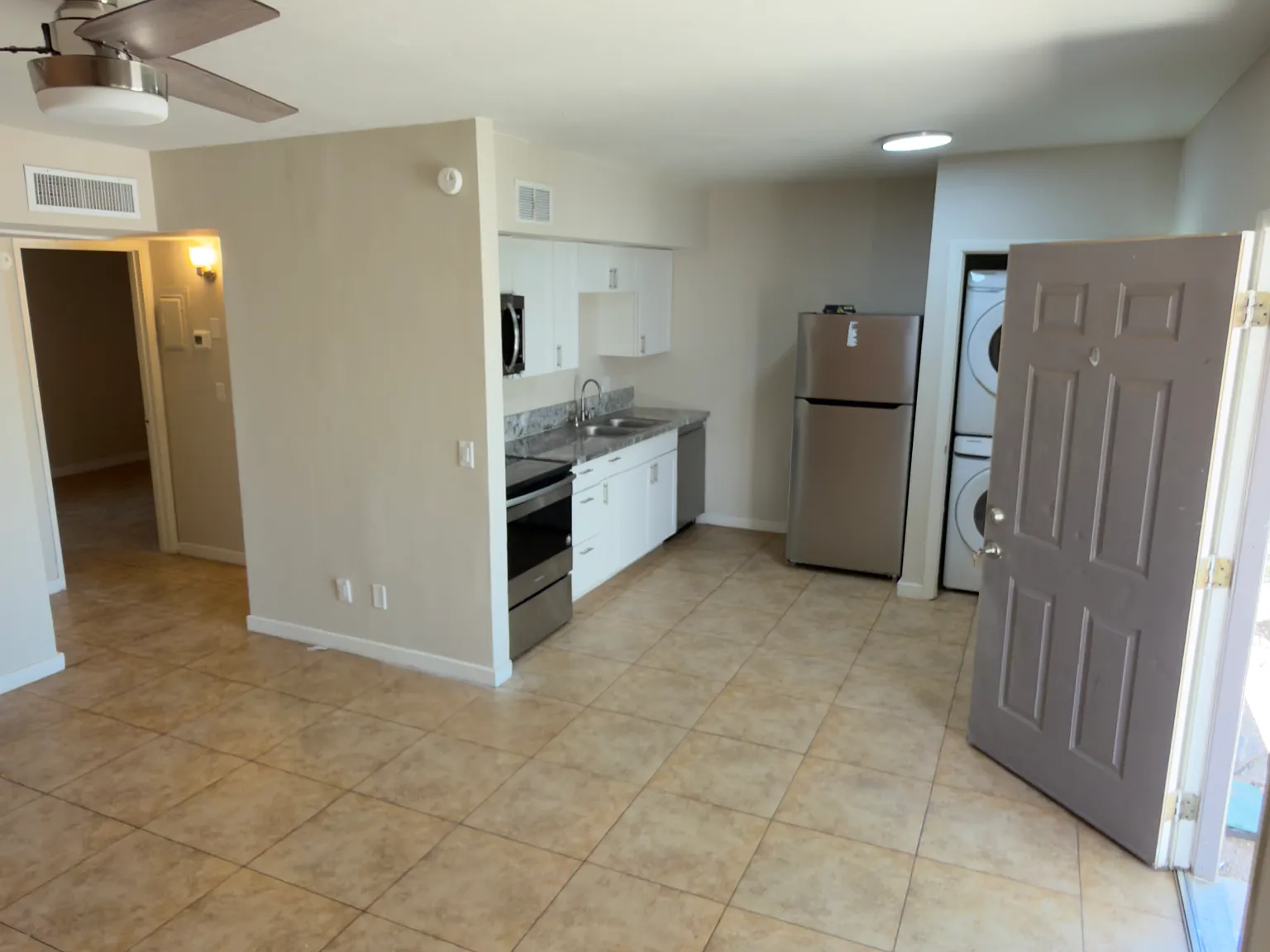 2 bed, 800 sqft, $1,150 — Photo 3
