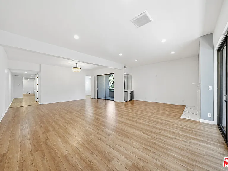 141 S Linden Dr #206 — Photo 51