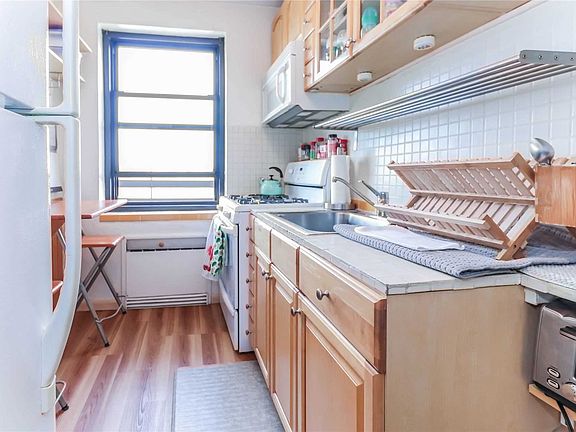 4th image of 73-11 210th St #L6