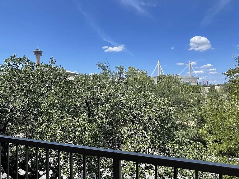 510 Refugio St — Photo 16