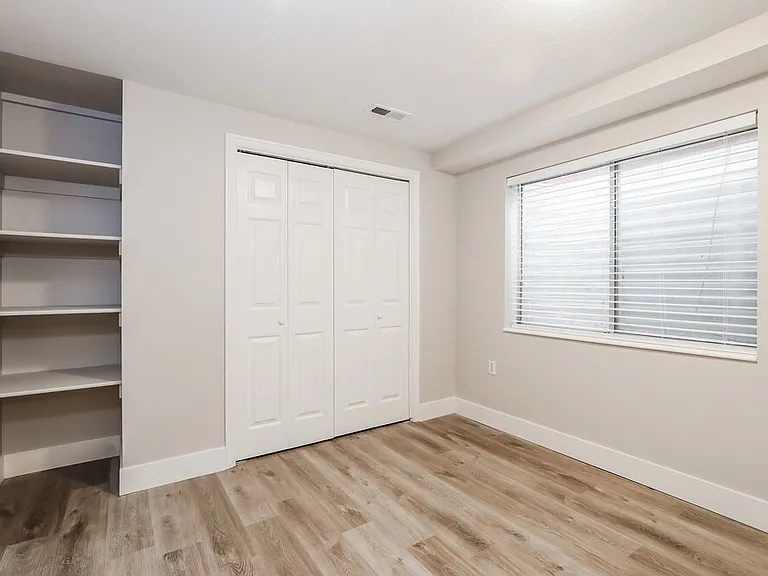 990 E Diana Hills Way — Photo 12
