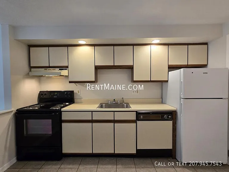 20 Tall Pines Dr #11 — Photo 3