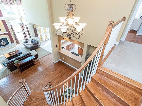 4th image of 801 Kensington Farm Ct