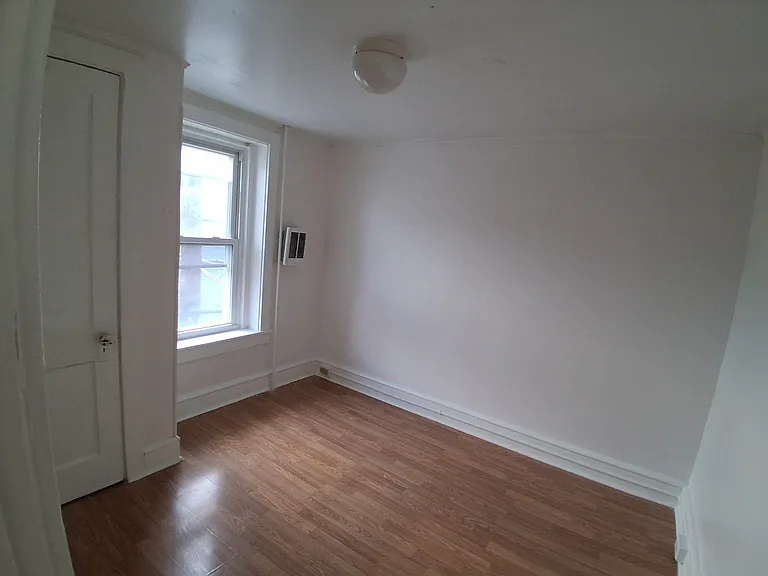 531 Robeson St — Photo 6