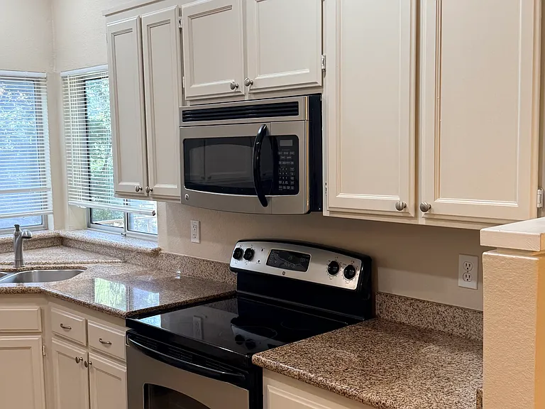103 Tuscany Ct — Photo 6