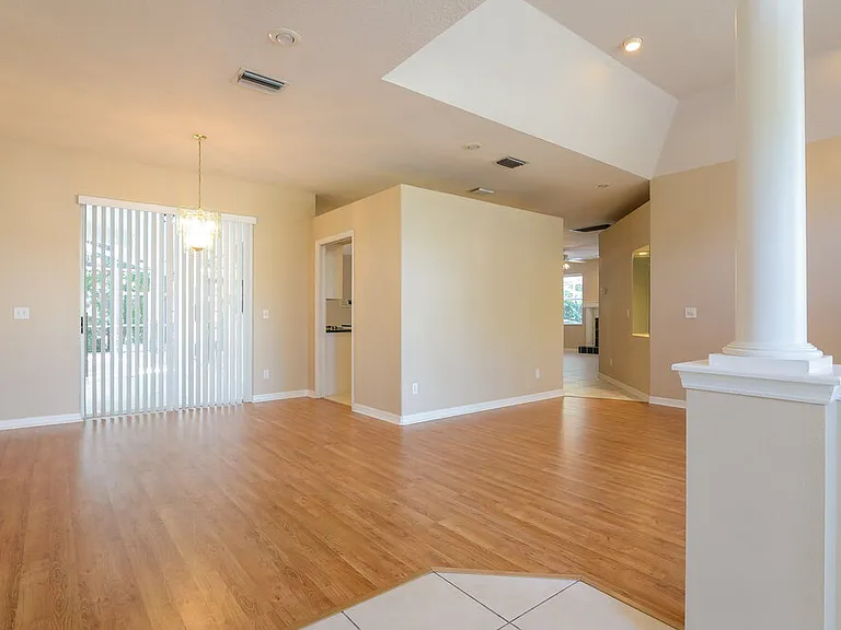 21402 Preservation Dr — Photo 3