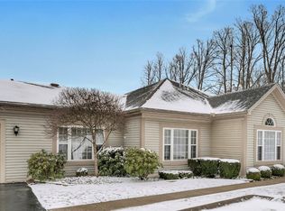 242 Wilcox Rd, Youngstown, OH 44515