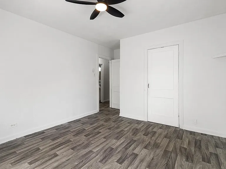 422 Royston Ave — Photo 10