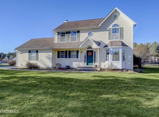 8 Hummingbird Way, Jackson, NJ 08527