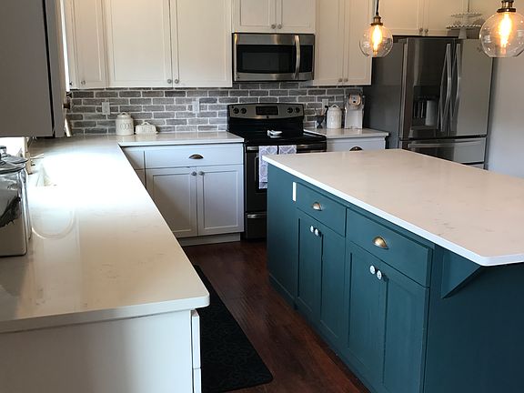 3rd image of 9956 Jensen Dr SE