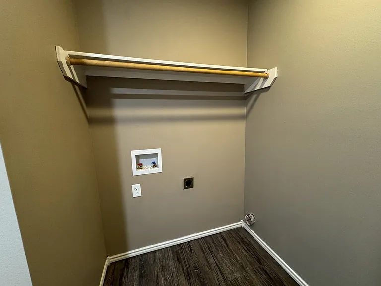 2813 E 2nd St #1 — Photo 7