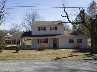 156 Valley Dr, Carlisle, PA 17013