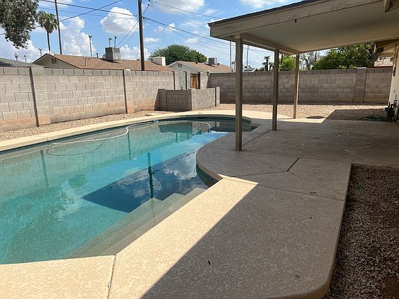 4th image of 1010 E Wesleyan Dr