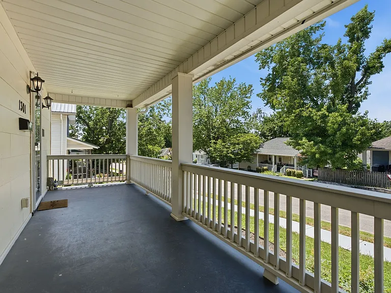 1301 Clarke St — Photo 4