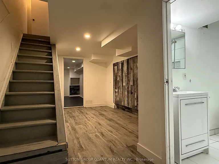 7 Casimir St — Photo 24