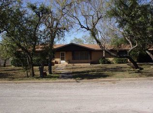 1406 Oak Pl, Burnet, TX 78611