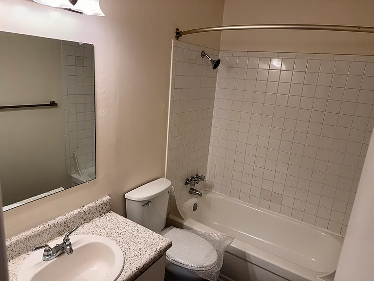 Woodstream Farms Apartments — Photo 13