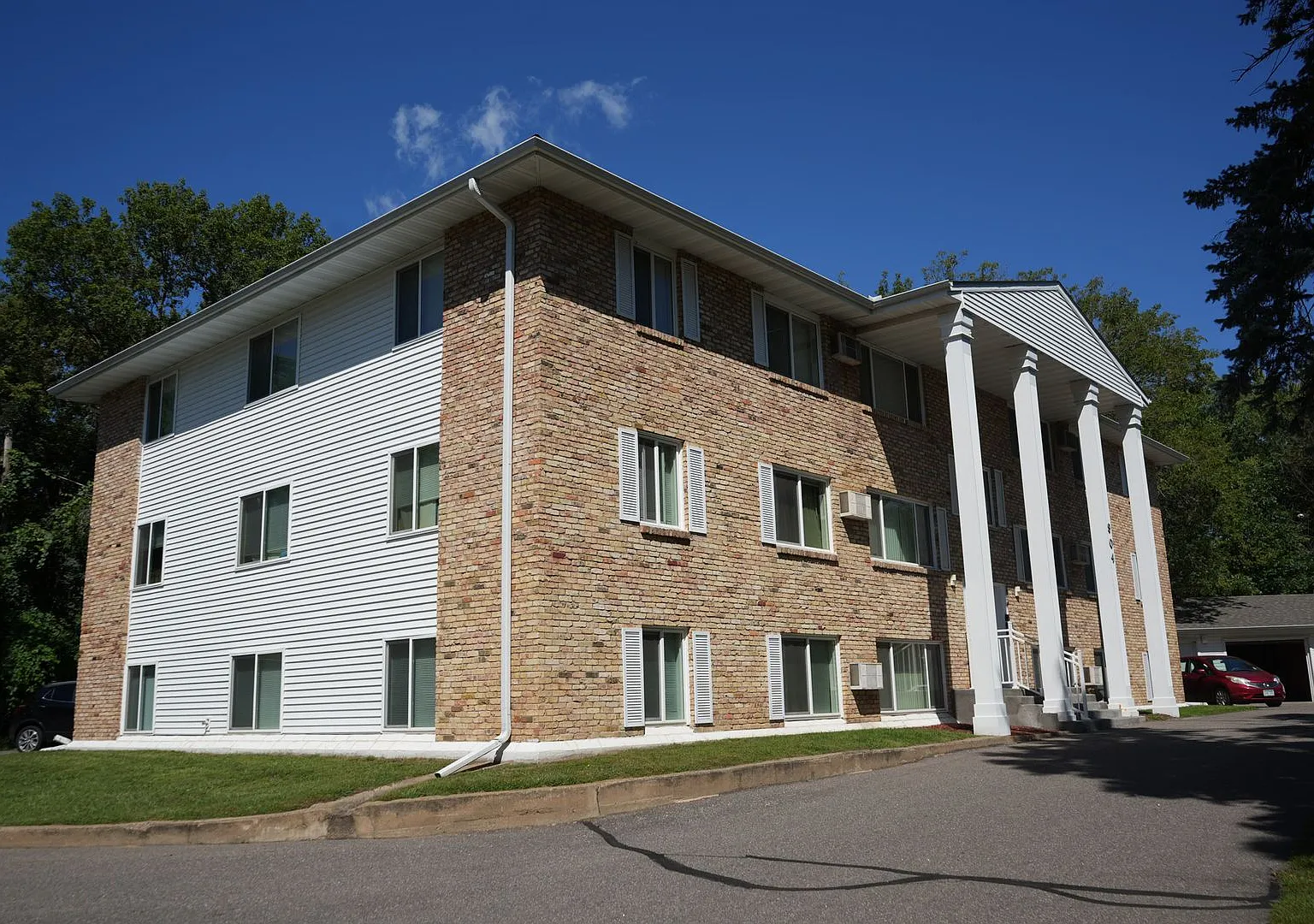 South Haven 904 Building — Photo 1
