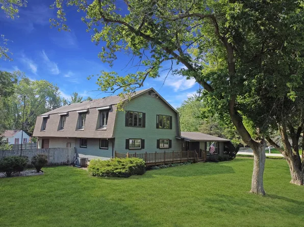 935 111th St, Pleasant Prairie, WI 53158