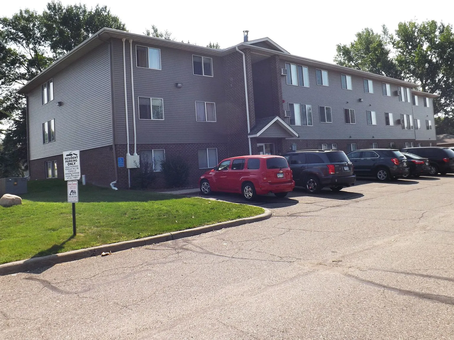 Lincoln Pointe — Photo 3