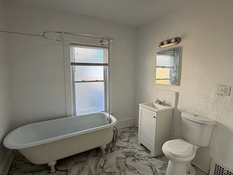 15307 Holmes Ave — Photo 16