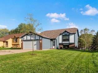 7348 Upper 157th St W, Apple Valley, MN 55124