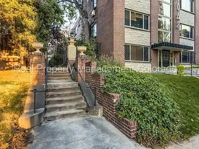 1050 N Logan St #D — Photo 13