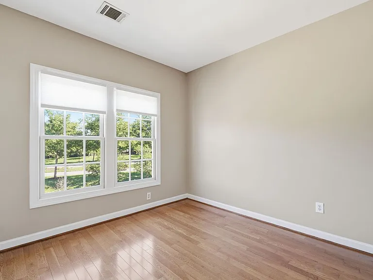 25384 Herring Creek Dr — Photo 14