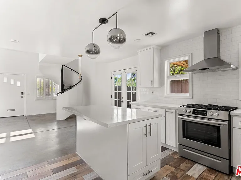 1322 N Cherokee Ave — Photo 5