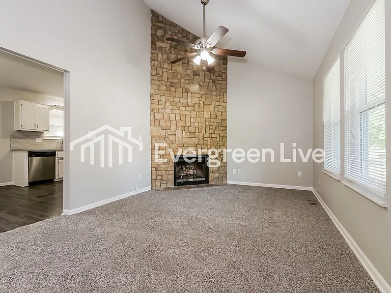 11449 N Wayne Ave — Photo 4