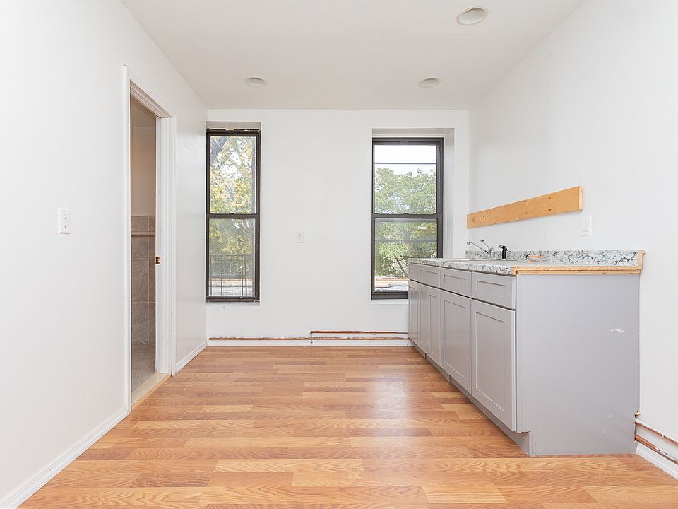 1st image of 575 Saint Johns Pl APT 2R