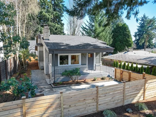 14330 Phinney Avenue N, Seattle, WA 98133