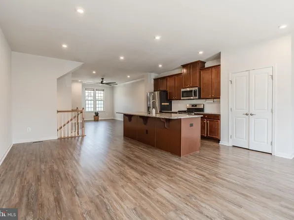 18191 Red Mulberry Rd, Dumfries, VA 22026