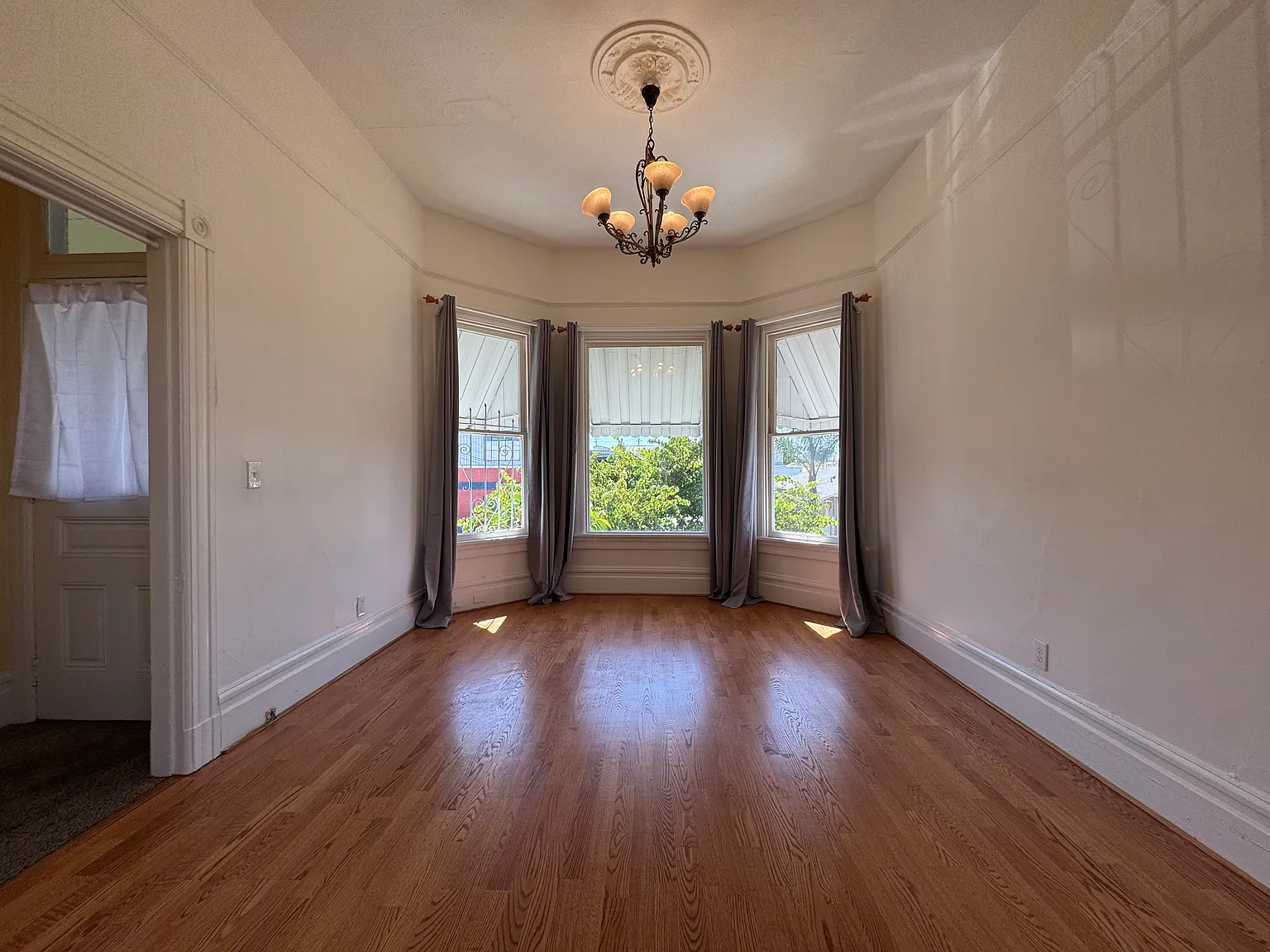 2 bed, 650 sqft, $2,995 — Photo 4