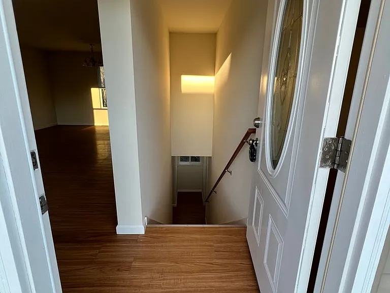 3 Bedroom 2 bath 2 car garage house — Photo 4