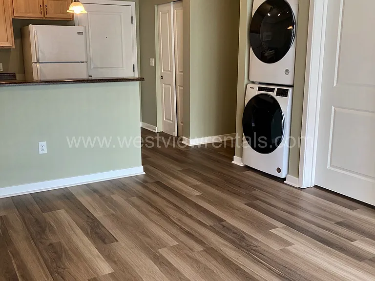 200 E Maple St — Photo 101