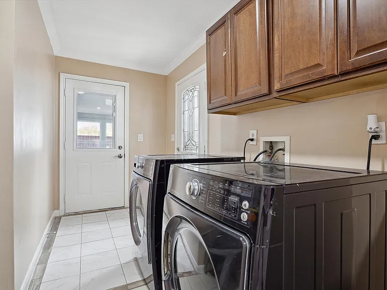 3302 Chris Dr — Photo 24