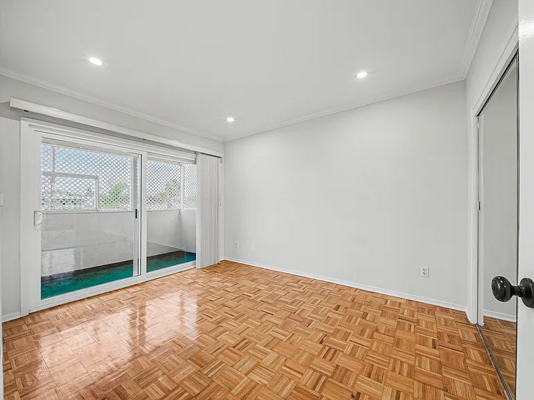 6342 Morse Ave #309 — Photo 34