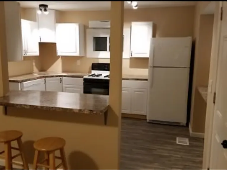 1891 Huntington Cir — Photo 2