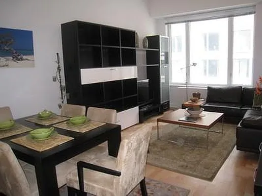 Rented by RELO REDAC INC. | media 25