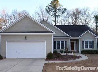 304 Lochbridge Dr, New Bern, NC 28562