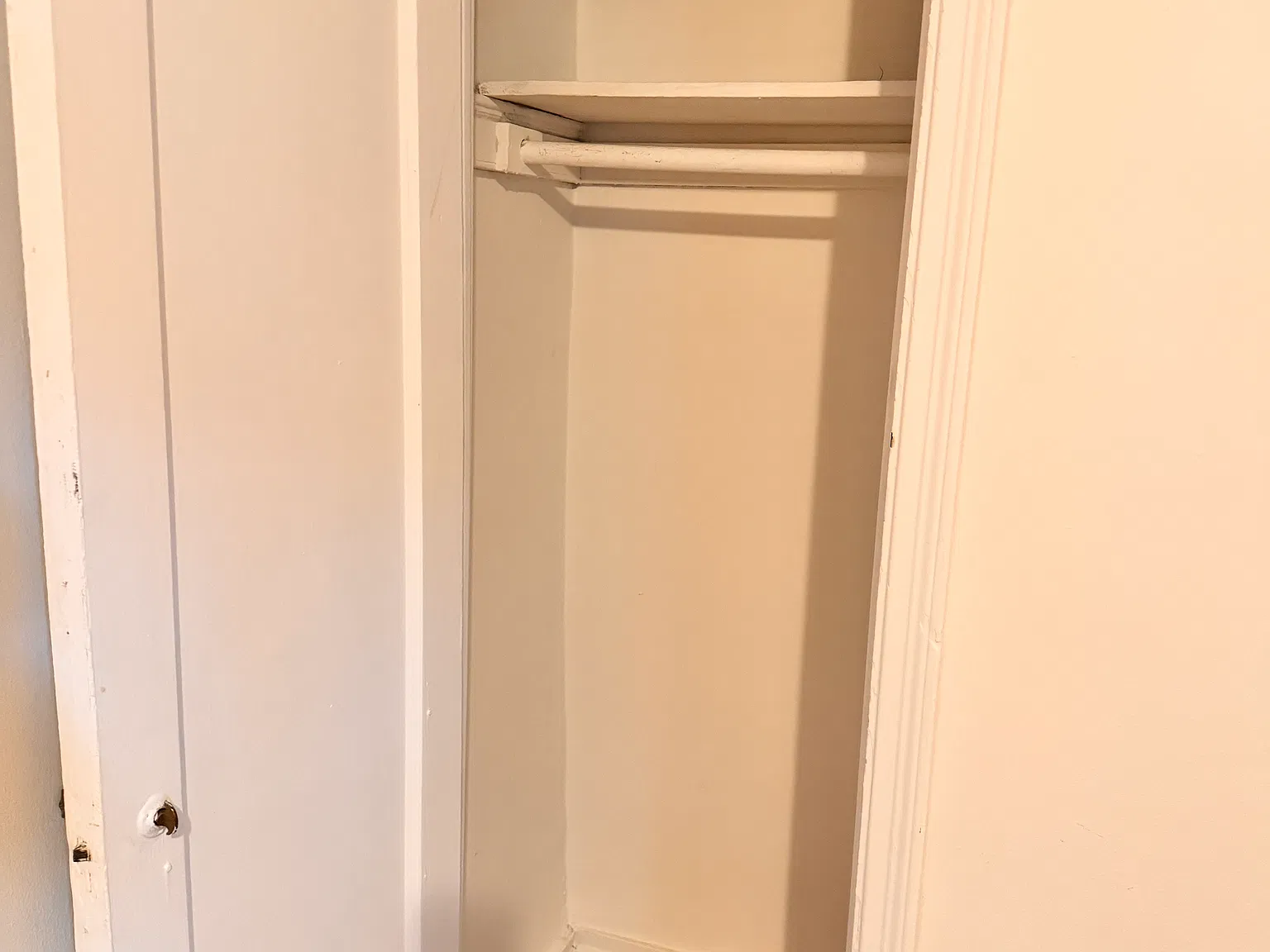 Studio, 600 sqft, $2,050 — Photo 3