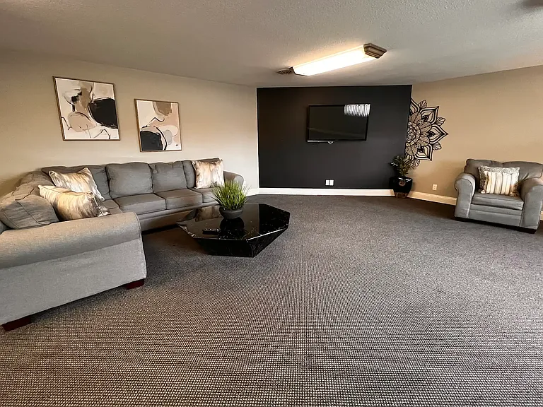 Boulevard Club Apartments — Photo 8