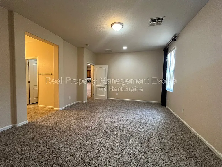 3454 E Constitution Dr — Photo 19