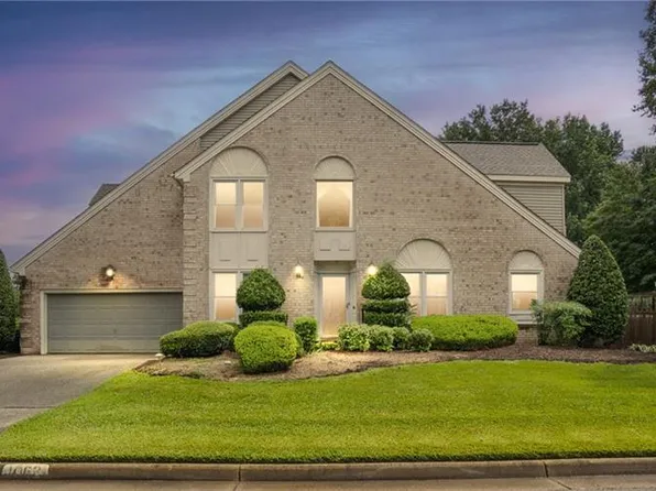 1063 Shoal Creek Trl, Chesapeake, VA 23320