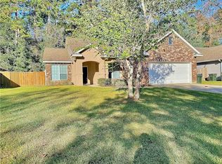 693 Solomon Dr, Covington, LA 70433