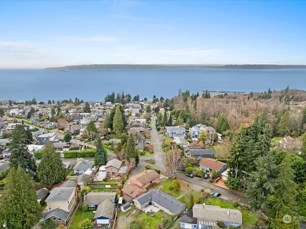 2025 NW 204th Street, Shoreline, WA 98177