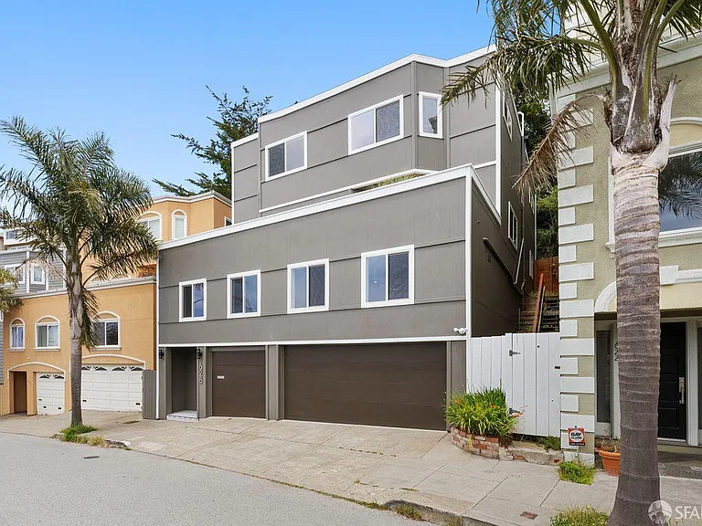 628 Los Palmos Dr — Photo 88