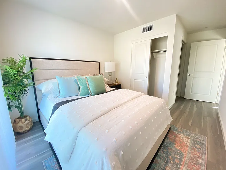 1704 Hornblend St — Photo 14