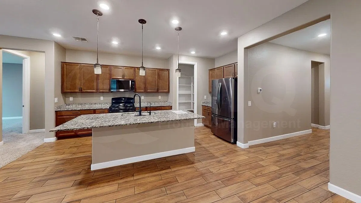 4 bed, 3.0 bath, 2188 sqft, $3,300 — Photo 3